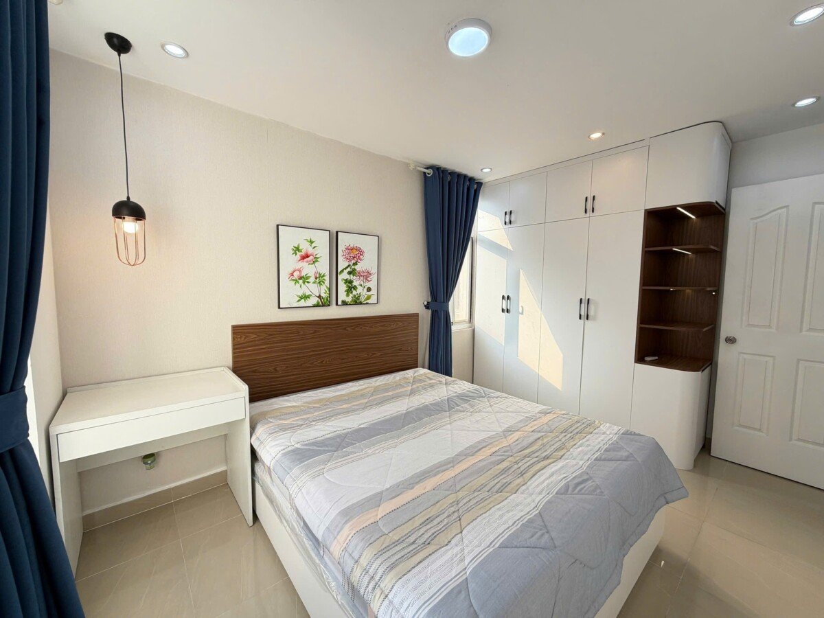 ban can ho sky garden 3 8 1 - Bán căn hộ Sky Garden 3. DT 68m2 Lầu cao- 2 phòng-2wc- Nội thất như hình- View bắc- Giá 5.730 Tỷ