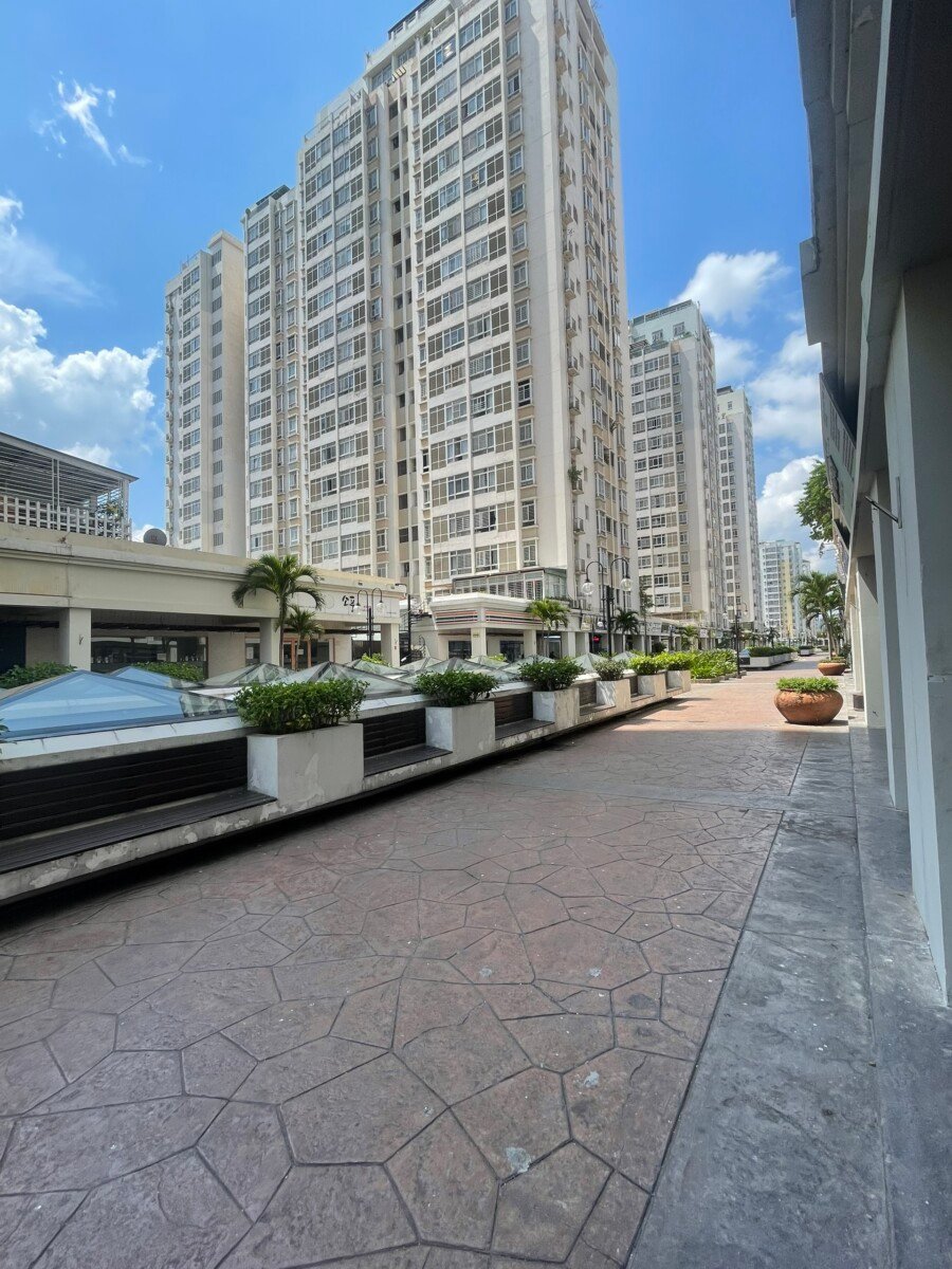 ban shophouse sky 3 - Bán căn Shophouse tại Sky Garden 3. DT 60m2 Hiện đang cho thuê ổn định 30 Triệu/Tháng. Giá bán 9.7 Tỷ (TL)