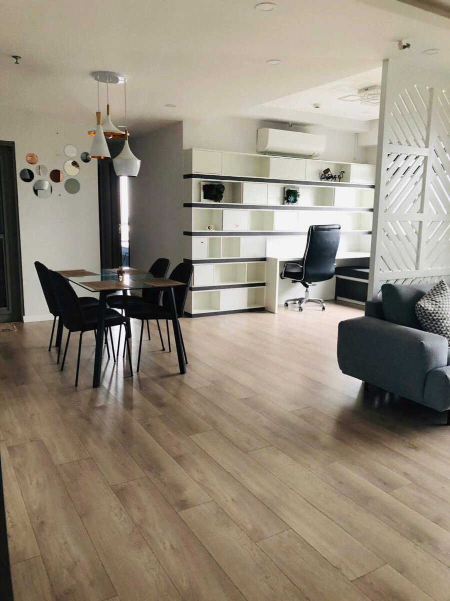 bep can ho ban 28 - Bán căn hộ 97m2, chung cư Hưng Phúc, view Biệt Thự, giá 9 tỷ, đủ nội thất.