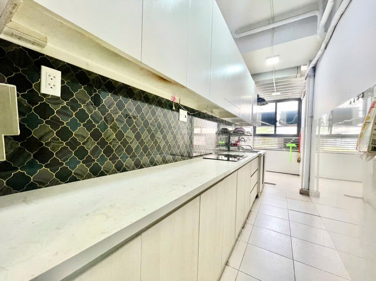 bep can ho cho thue 3 - Cho thuê căn hộ tại chung cư Star Hill. DT 105m2 Thiết kế 2 phòng ngủ-2wc- Nội thất đầy đủ- Giá thuê 26 Triệu/Tháng