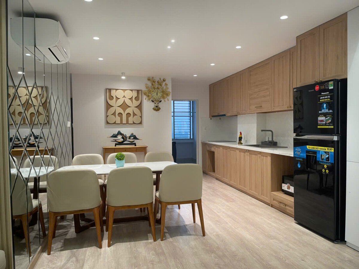 bep rong rai - Cho thuê căn hộ Grand View A. DT 118m2 Nhà đẹp-Mới- Đầy đủ nội thất- 3 Phòng-2wc- Giá thuê 42 Triệu/Tháng