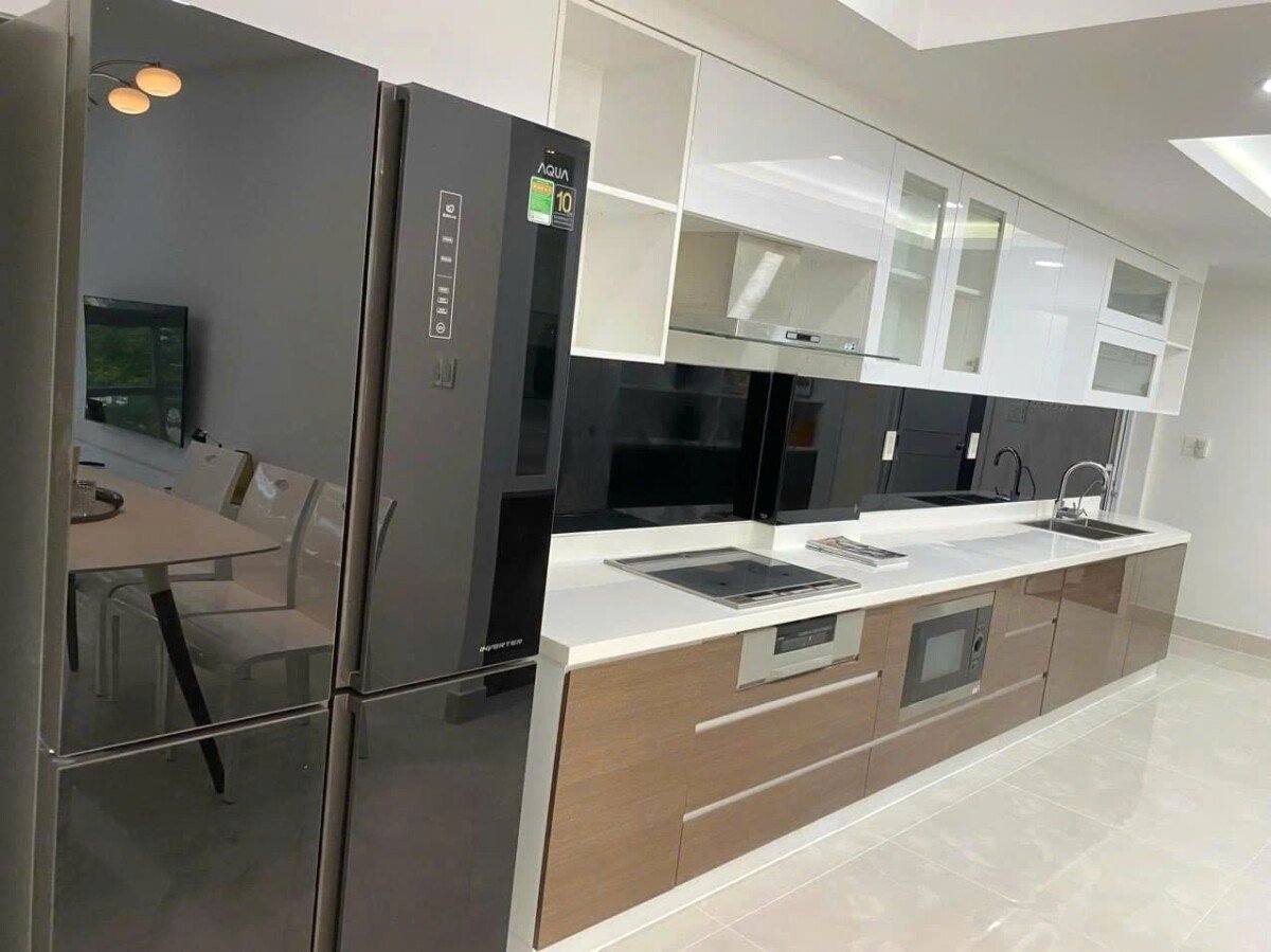 can canh bep trong can ho ban - Giá mua bán căn hộ 3pn số 03 tòa C view hồ bơi chung cư Happy Valley phường Tân Hưng T4/2026