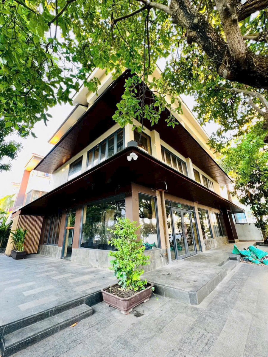 can canh nha biet thu ban - Giá mua bán nhà Biệt thự góc đường Nguyễn Cao Kđt Phú Mỹ Hưng T4/2026