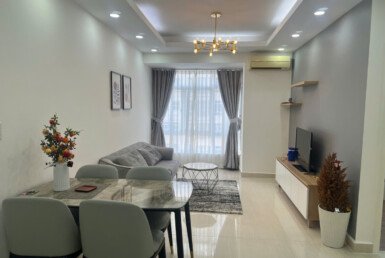 Cho thuê căn hộ Sky Garden 3. DT 70m2 Lầu cao-Nhà thiết kế 2 Phòng-2wc- View thoáng- Giá 18 Triệu/Tháng