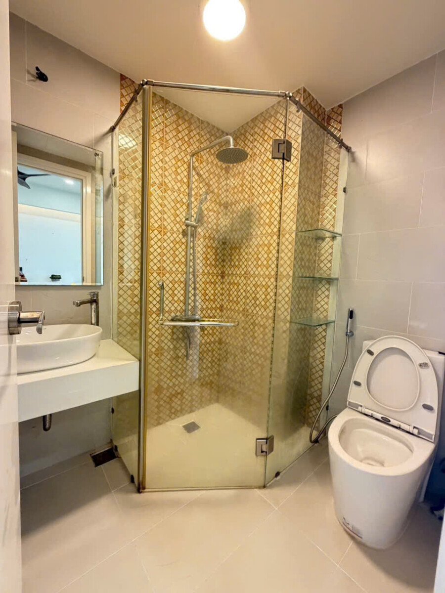 can ho ban co 2wc day du thiet bi - Giá mua bán căn hộ 2pn view sông chung cư Saigon South Residences Nhà Bè T5/2026