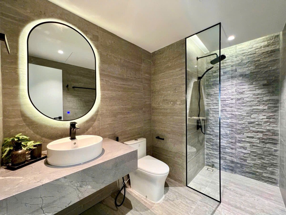 can ho co 2 nha tam day du thiet bi - Giá mua bán căn hộ 3pn tòa B chung cư Riverpark Residence phường Tân Hung T4/2026