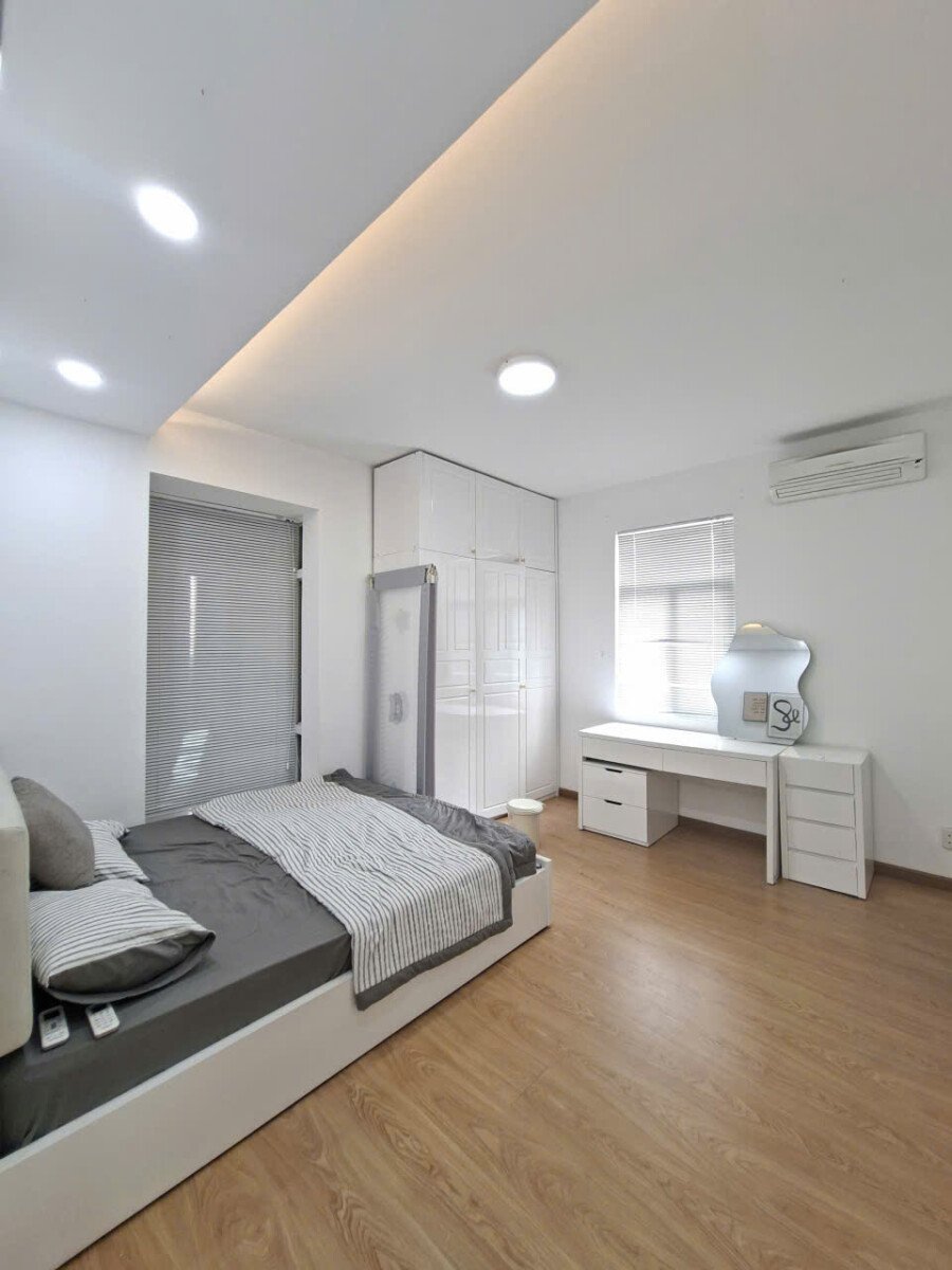 cho thue can hp skly garden 3 11 - Cho thuê căn hộ Sky Garden 3 có sân vườn. DT 95m2 Thiết kế 2 Phòng-2wc- Nội thất như hình- Giá 20 Triệu/Tháng