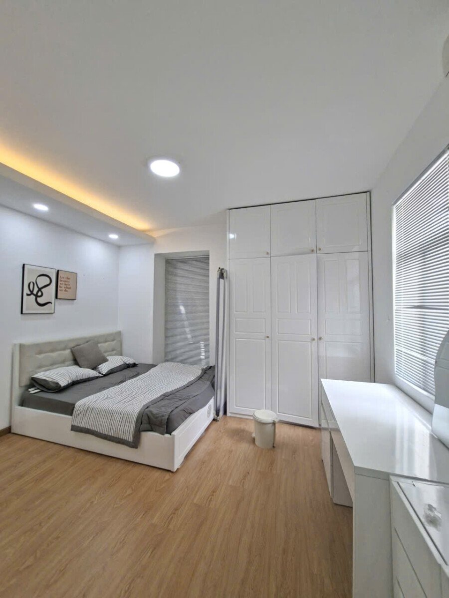 cho thue can hp skly garden 3 12 - Cho thuê căn hộ Sky Garden 3 có sân vườn. DT 95m2 Thiết kế 2 Phòng-2wc- Nội thất như hình- Giá 20 Triệu/Tháng