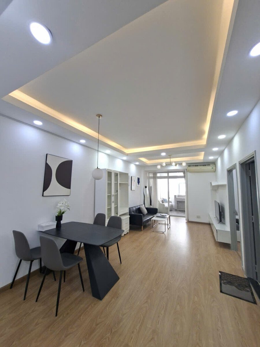 cho thue can hp skly garden 3 5 - Cho thuê căn hộ Sky Garden 3 có sân vườn. DT 95m2 Thiết kế 2 Phòng-2wc- Nội thất như hình- Giá 20 Triệu/Tháng