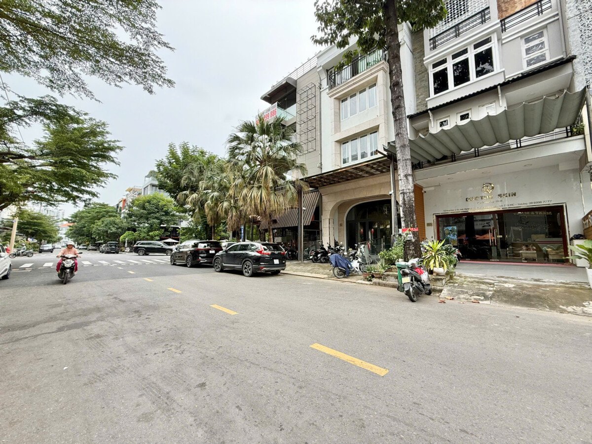 cho thue nguyen can nha pho hung gia 2 - Cho thuê nguyên căn nhà phố khu Hưng Gia 2. PMH Khu vực sầm uất dễ kinh doanh. Giá rẻ chỉ 55 Triệu/Tháng