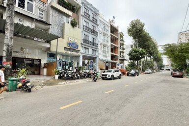 Cho thuê nhà phố nội khu Hưng Phước 4. DT 110m2 Gồm 12 Phòng có thang máy- Mới sơn sửa- Giá 100 Triệu/Tháng