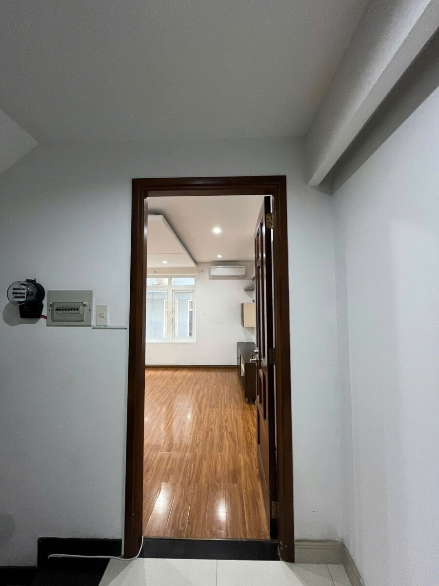 cua vao van phong - Giá cho thuê văn phòng nhỏ đường Nội khu Hưng Gia 1 Phú Mỹ Hưng T4/2026