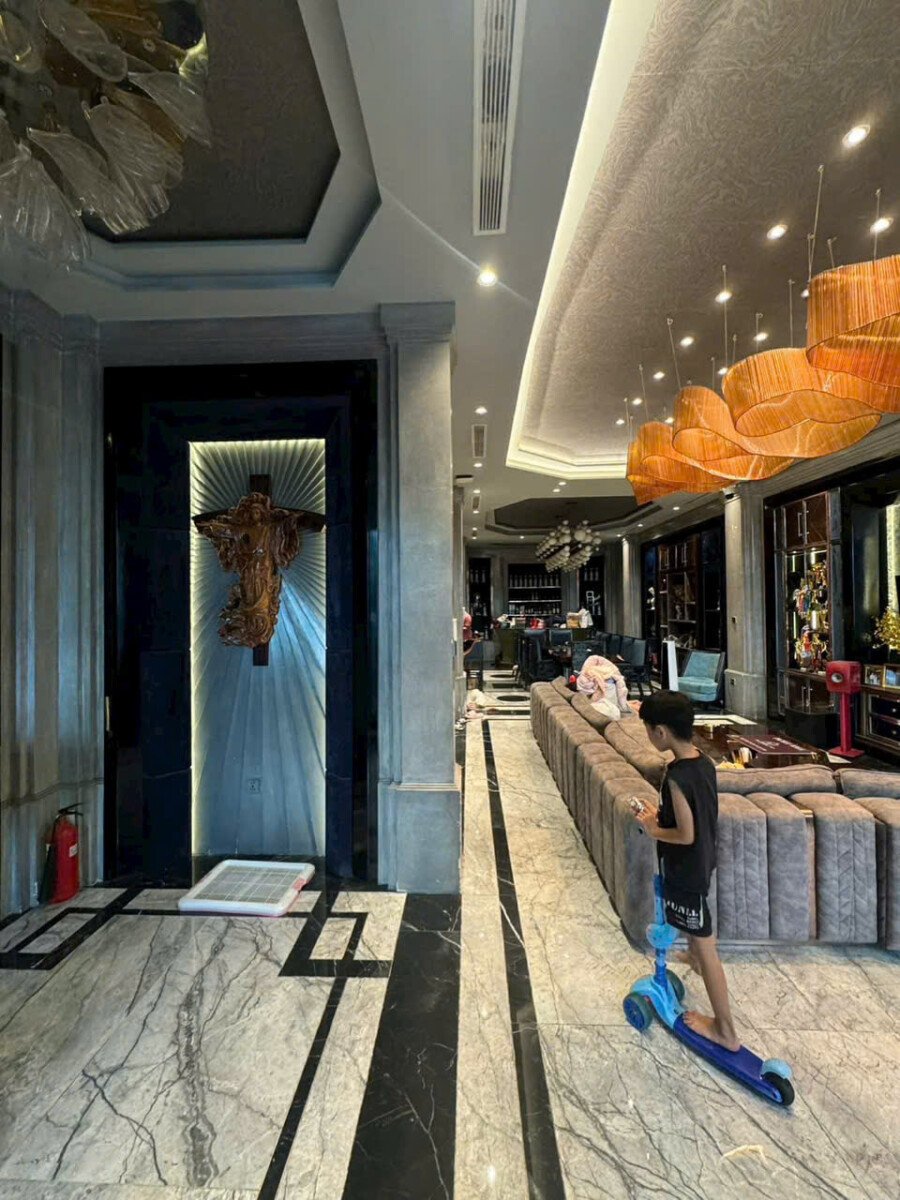 goc phong khach tang tret - Giá mua bán nhà Biệt thự số 6 mặt Đường số 5 kdc Him Lam Tân Hưng T4/2026