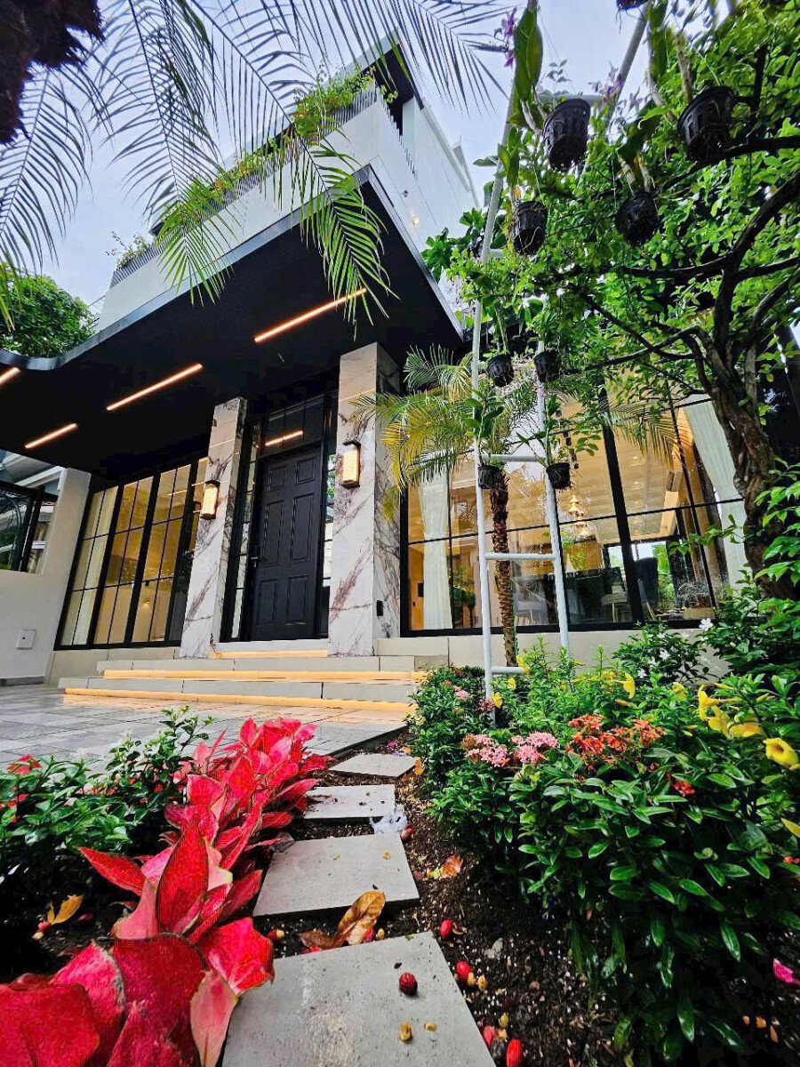 goc san vuon nha biet thu cho thue - Giá cho thuê nhà Biệt thự 5pn Nội khu Mỹ Giang phường Tân Hưng T4/2026