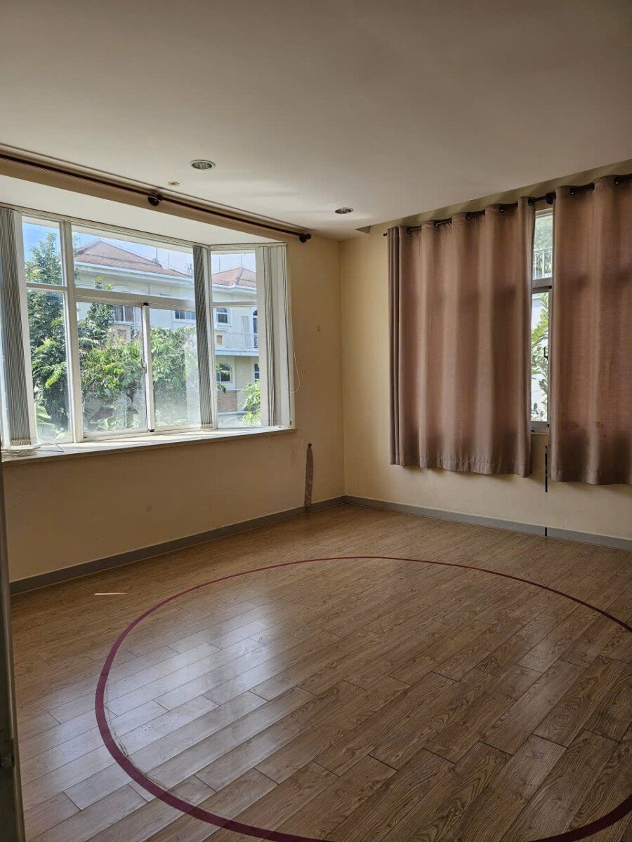 hien trang nha co 5pn nhu hinh - Giá cho thuê nhà Biệt thự Nội khu Mỹ Gia 1 phường Tân Mỹ T4/2026