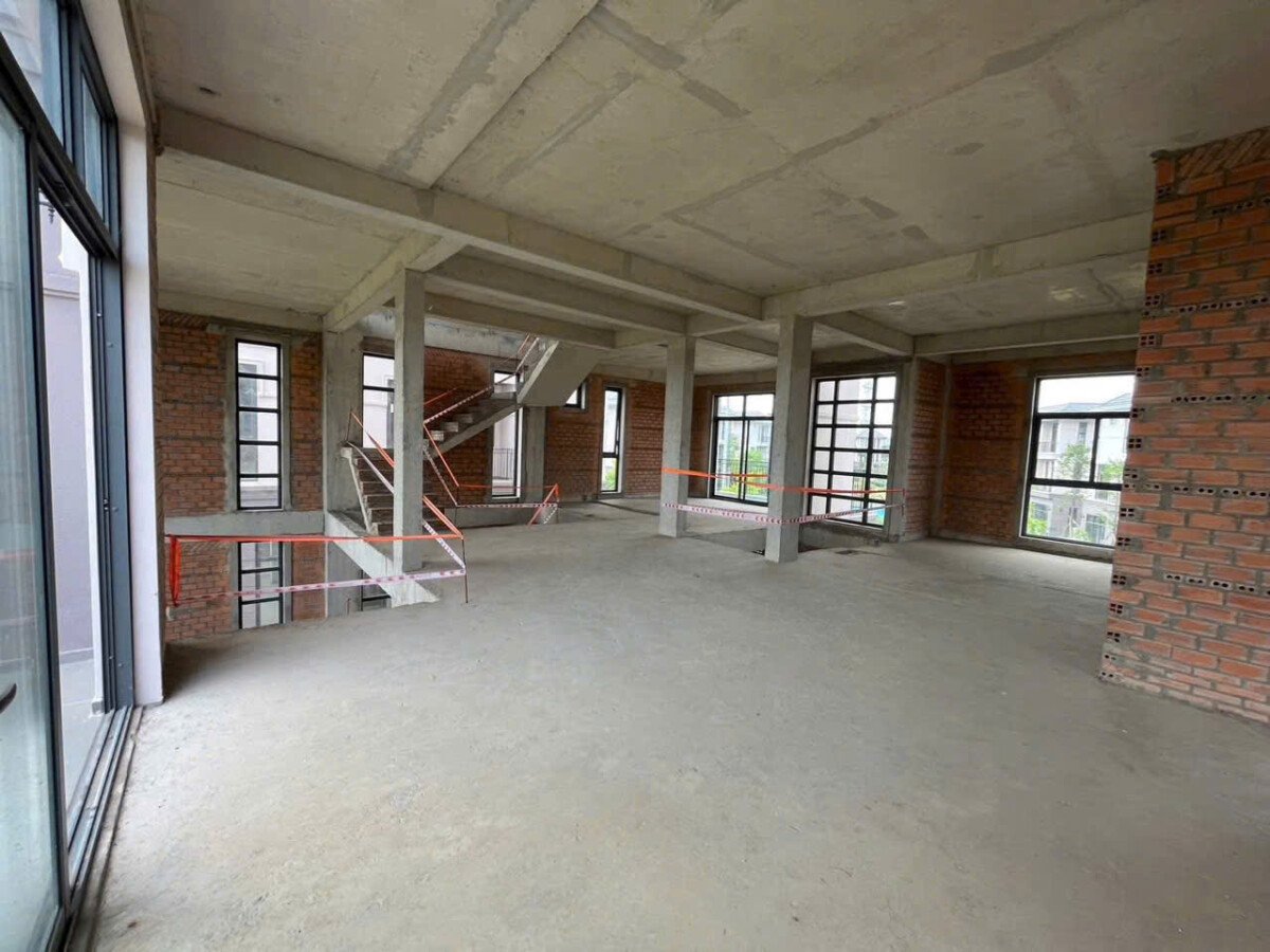 hien trang nha hoan thien tho - Bán dinh thự đơn lập mặt sông 600m2 A1-12A kdc Zeitgeist Nhà Bè giá 69 tỷ