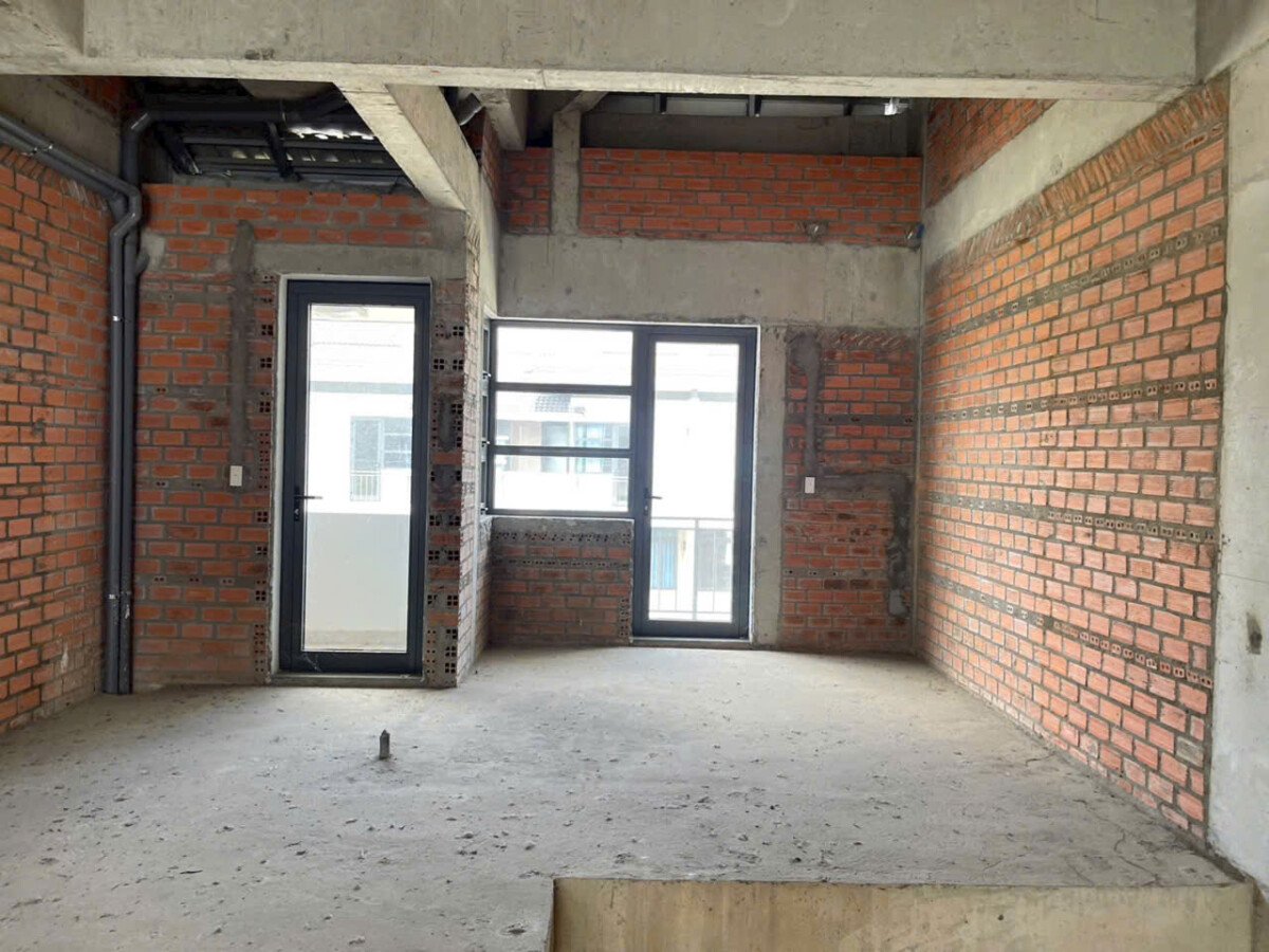 hien trang nha tho ben trong - Giá mua bán nhà Biệt thự nguyên căn kdc Lavila Nhà Bè T5/2026