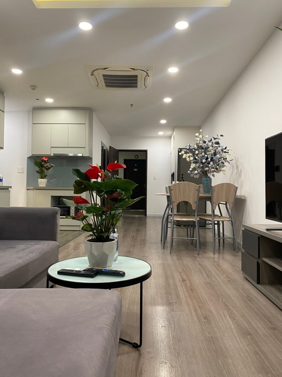 hinh anh phong khach can ho ban - Cho thuê căn hộ 02pn, chung cư Scenic Valley 1, giá 17tr/tháng, nhà đẹp, nội thất đầy đủ.