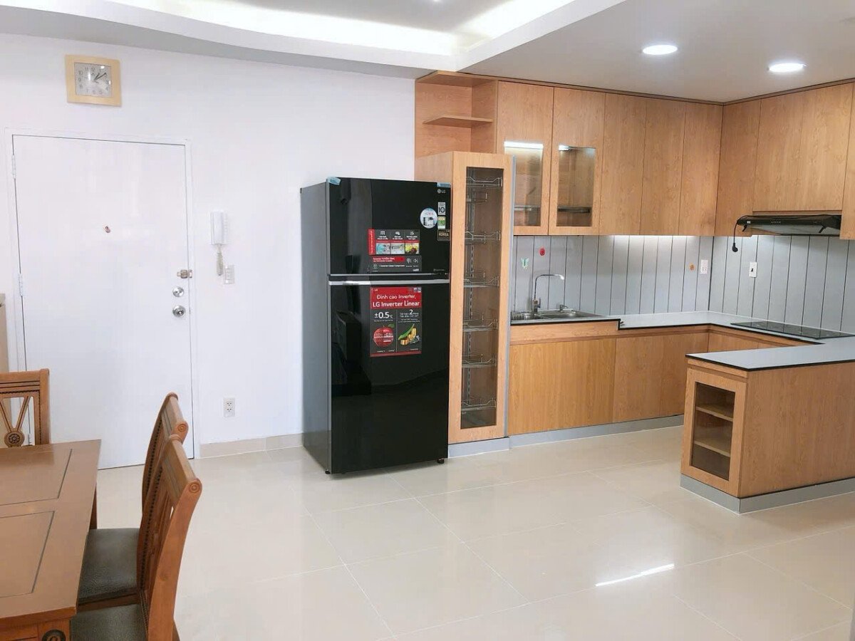 khong gian bep rong rai 11 - Giá cho thuê căn hộ 3pn tòa 4c chung cư Sky Garden 2 phường Tân Hưng T5/2026