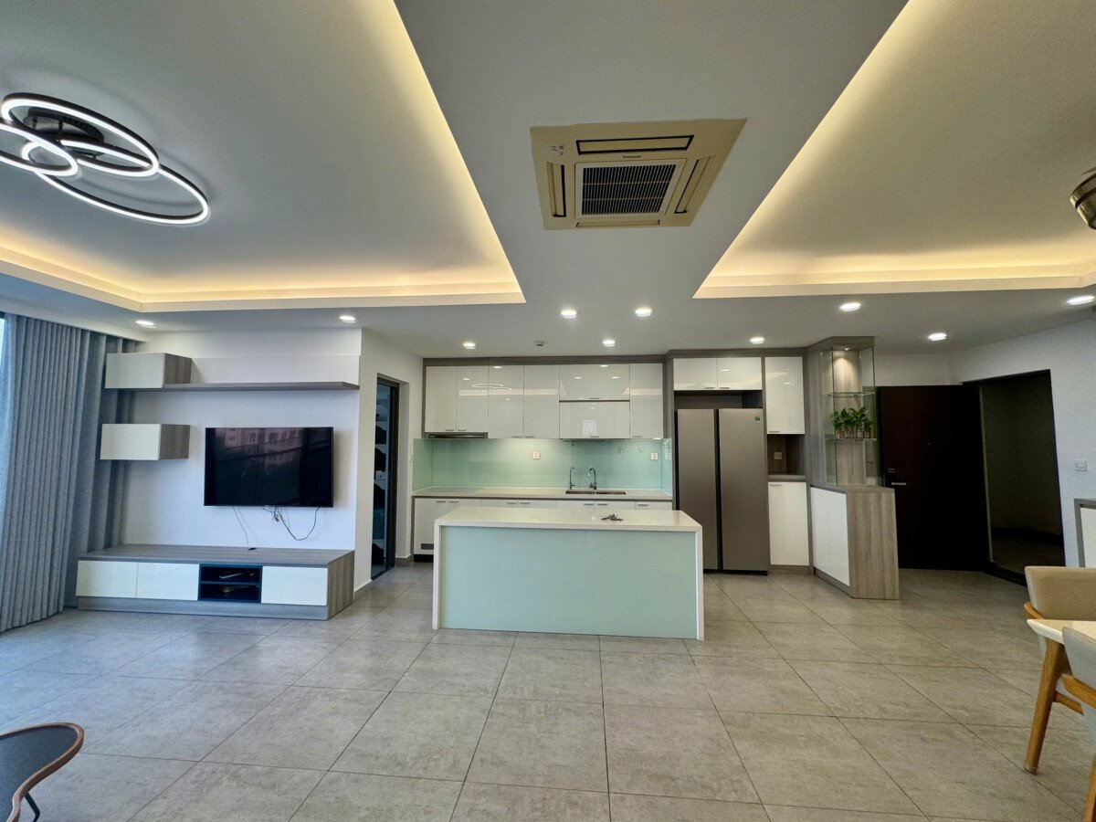 khong gian bep rong rai 4 - Giá cho thuê căn hộ 3pn số 04 tòa B chung cư Riverpark Premier phường Tân Hưng T4/2026