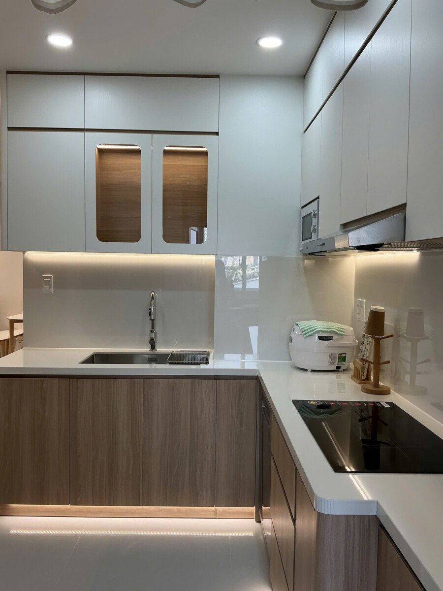 khong gian bep rong rai day du thiet bi - Giá mua bán căn hộ 3pn tòa 14a chung cư Sky Garden 3 phường Tân Hưng T4/2026