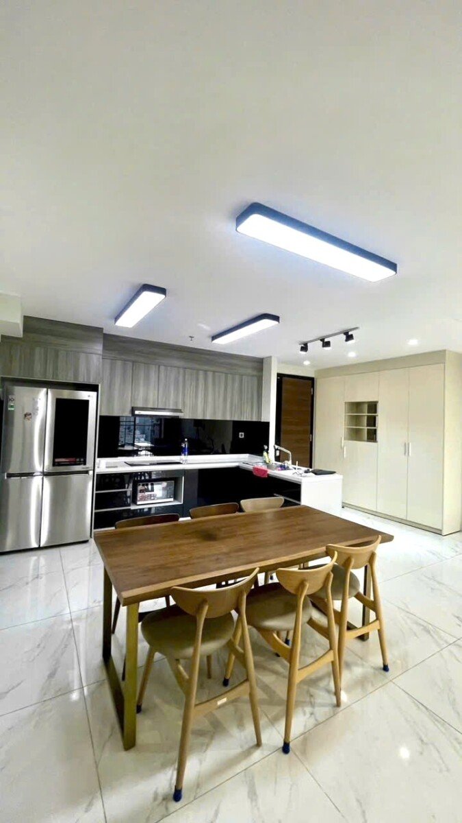 khong gian phong an va bep rong rai 1 - Giá mua bán căn hộ A18.14 chung cư Midtown m5 The Grande phường Tân Mỹ T5/2026