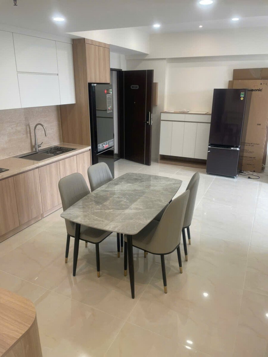 khong gian phong an va bep rong rai - Giá mua bán căn hộ 2pn tòa B chung cư Hưng Phúc Happy Residence phường Tân Mỹ T4/2026