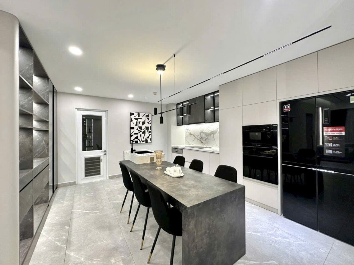 khong gian phong an va bep sang trong - Giá mua bán căn hô 3pn chung cư Riverside Residence phường Tân Mỹ T4/2026