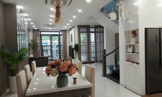 khong gian phong an va phong khach tang tret sang trong 570x340 - Trang chủ