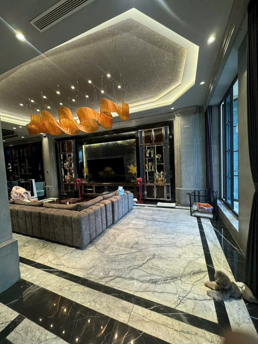 khong gian phong khach nha biet thu ban - Giá mua bán nhà Biệt thự số 6 mặt Đường số 5 kdc Him Lam Tân Hưng T4/2026