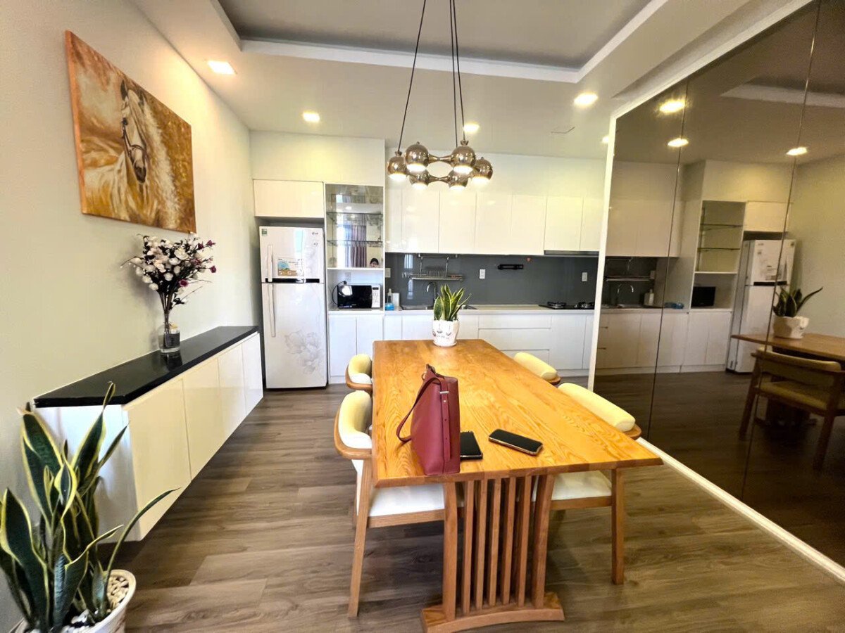 nha dep star hill cho thue - Cho thuê căn hộ đẹp tại Star Hill. DT 94m2 Nhà đẹp- Lầu cao- View thoáng- 3 Phòng-2wc- Giá thuê 25 Triệu/Tháng