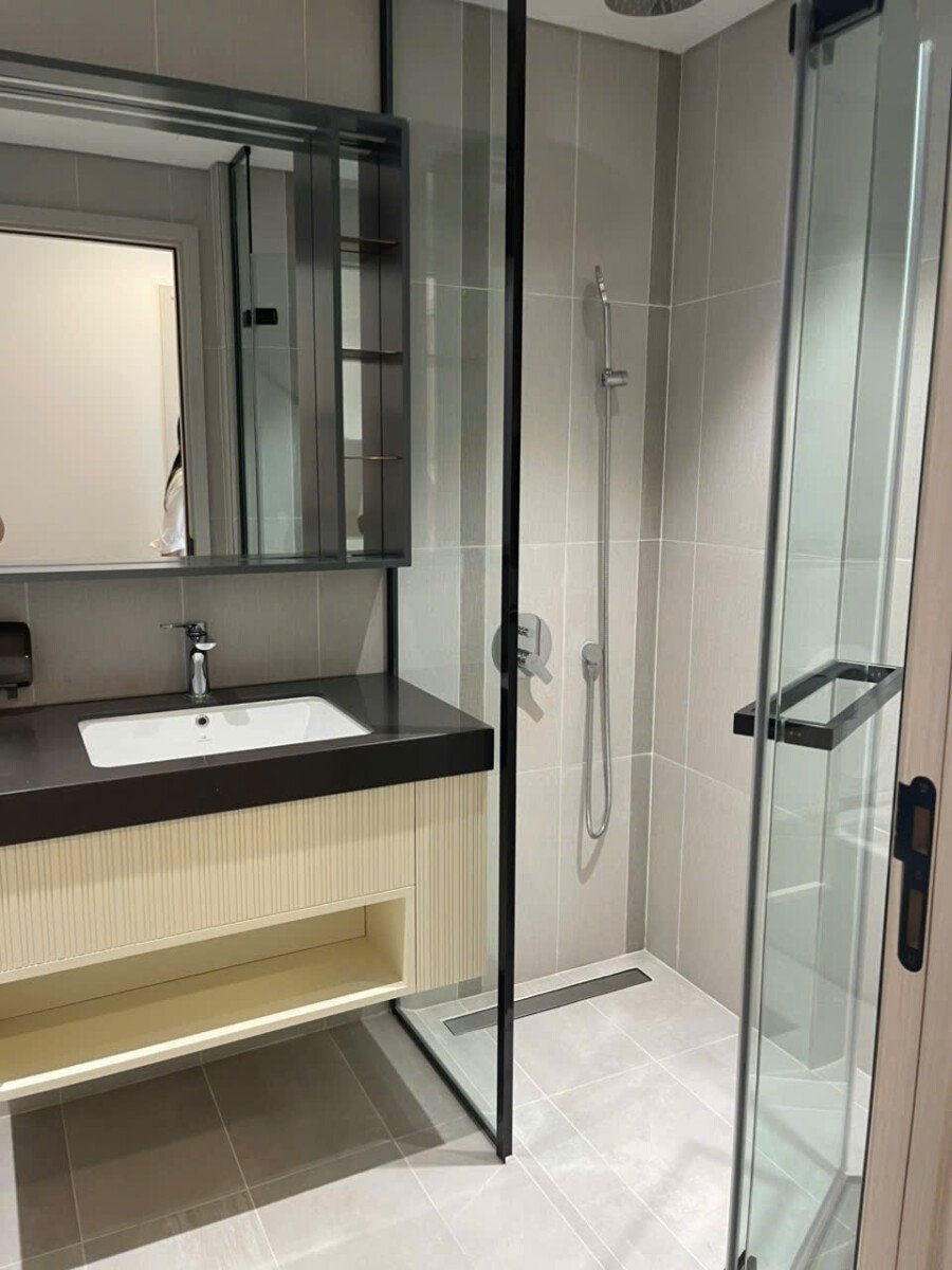 nha tam day du thiet bi cao cap - Giá mua bán căn hộ 2pn số 08 tòa B chung cư Cardinal Court phường Tân Mỹ T4/2026