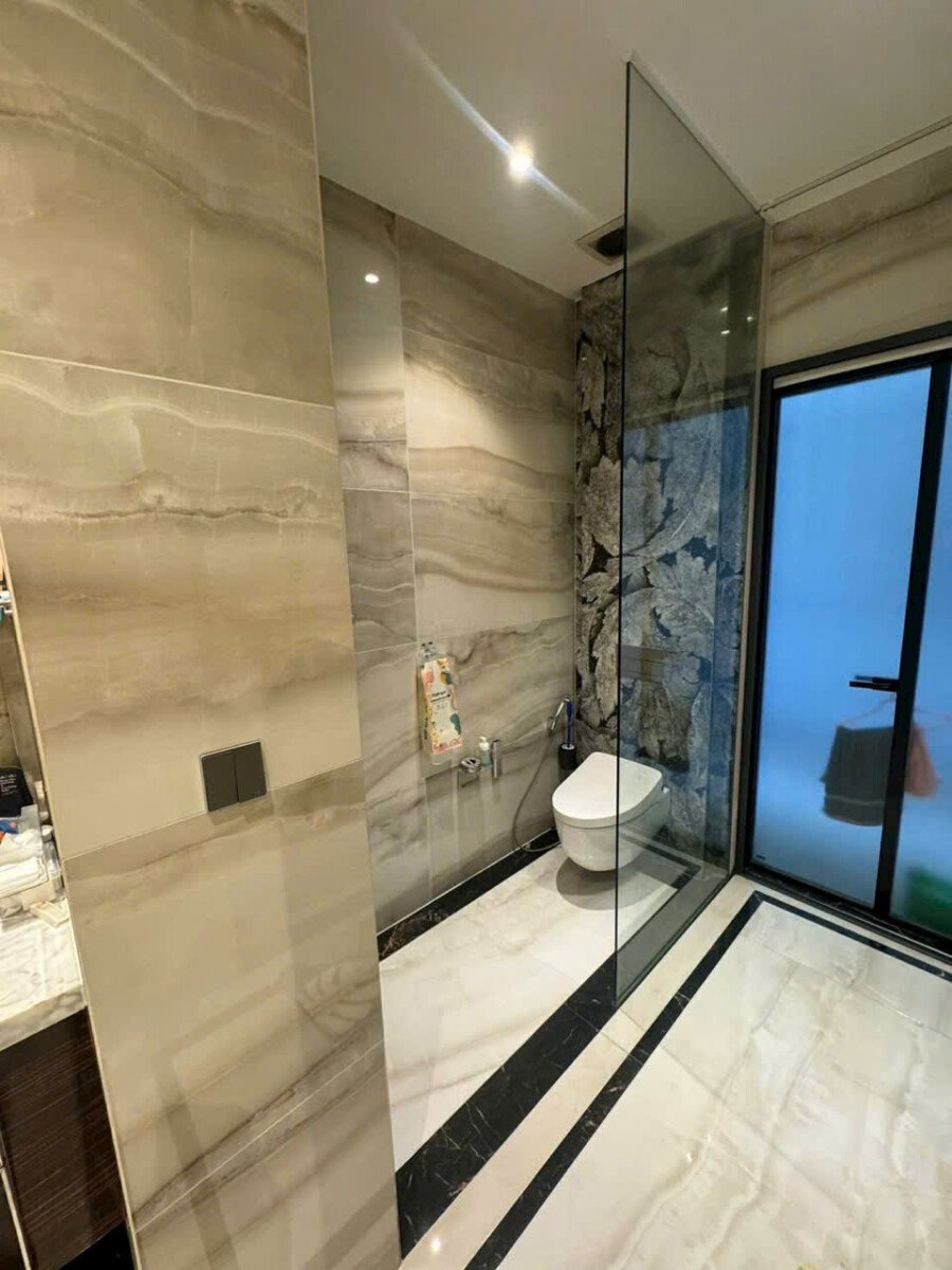 nha tam hoan thien day du thiet bi 1 - Giá mua bán nhà Biệt thự số 6 mặt Đường số 5 kdc Him Lam Tân Hưng T4/2026