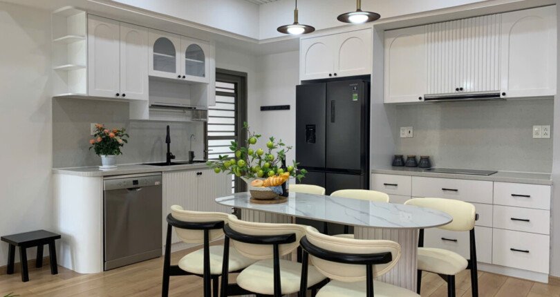 Bán căn hộ Saigon South Residences. DT 95m2 Nhà đẹp- 3 Phòng ngủ-2wc- Lầu trung view thoáng- Giá 8.350 Tỷ