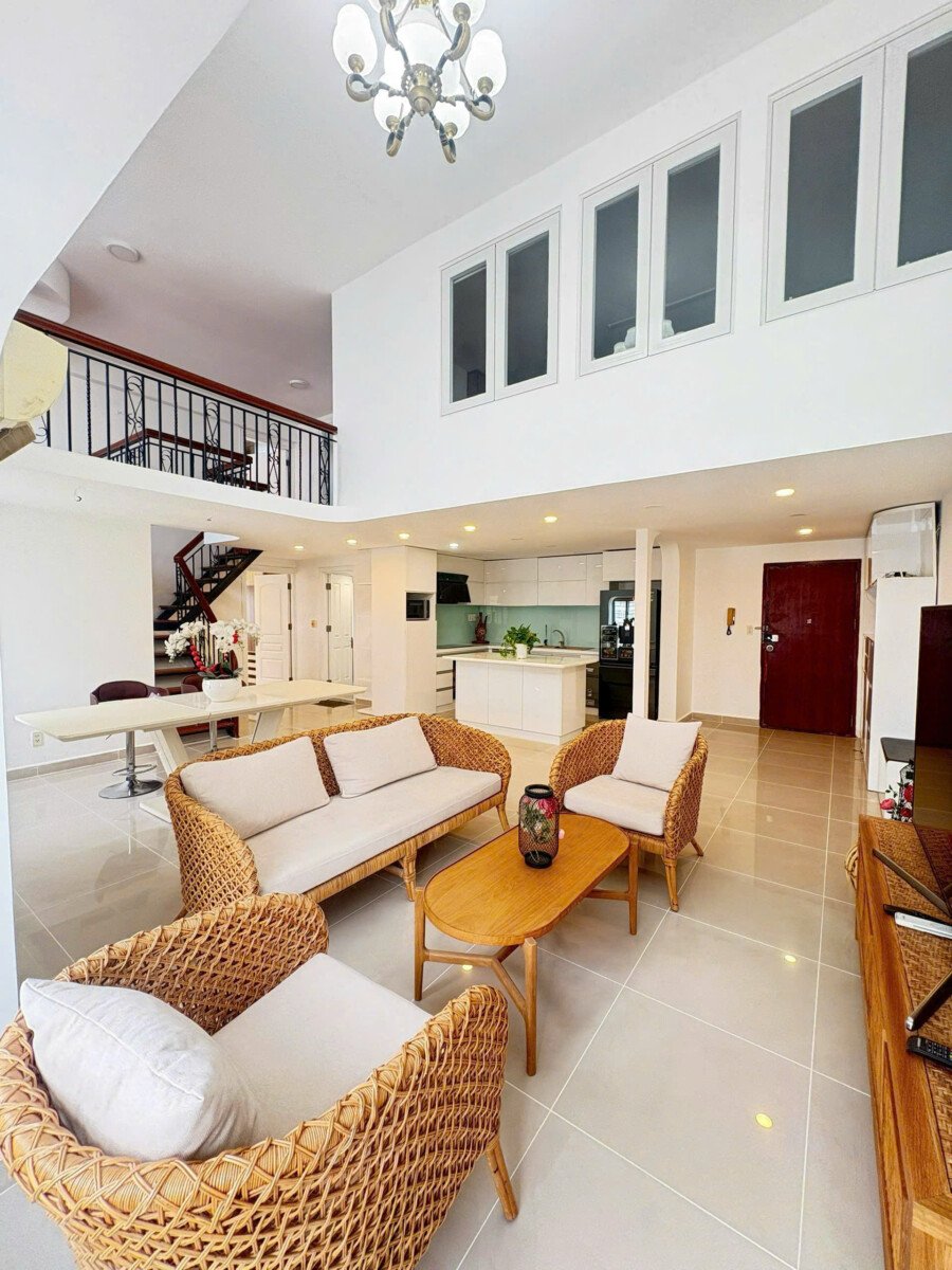 phong khach can ho ban 14 - Giá mua bán căn hộ Duplex tòa 2c chung cư Sky Garden 1 phường Tân Hưng T4/2026