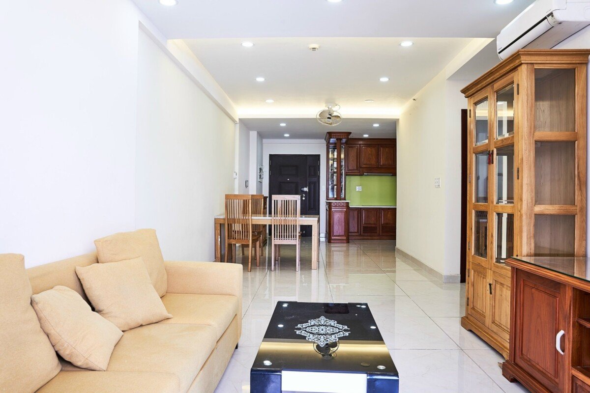 phong khach can ho ban 21 - Bán căn góc chung cư Scenic Valley 1, 03pn, giá 11 tỷ, nhà đang có hợp đồng thuê , 01 ô đậu xe ô tô.