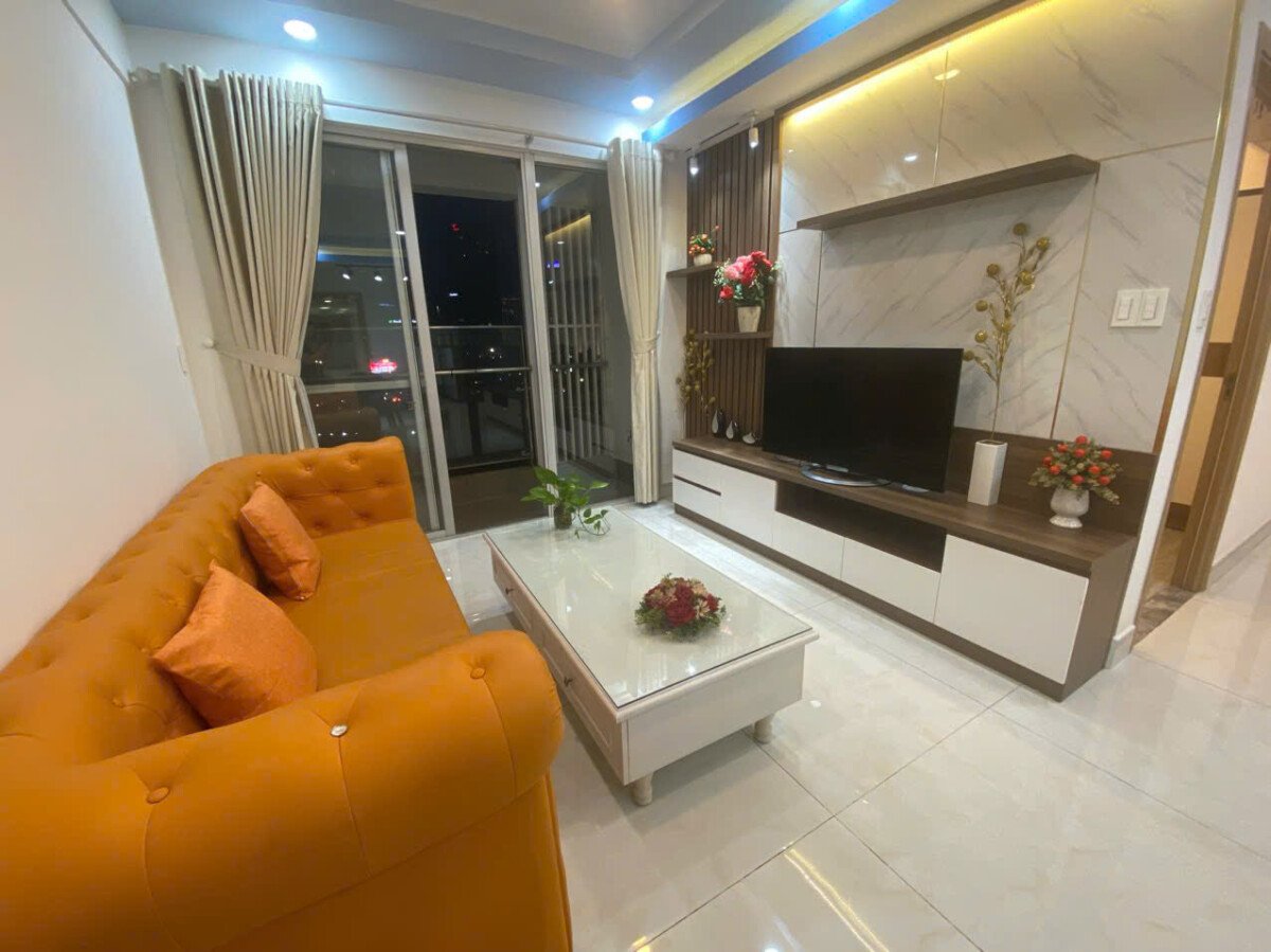 phong khach can ho ban 39 - Bán căn hộ 03pn, chung cư Scenic Valley 2, giá 9.4 tỷ, nhà đang có hợp đồng thuê.