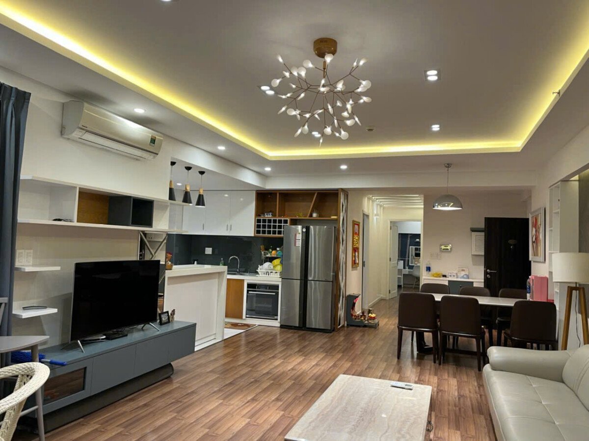 phong khach can ho ban 43 - Bán căn hộ chung cư Green Valley , diện tích 128m2, giá 10.8 tỷ, nhà đầy đủ nội thất view Tây Bắc.