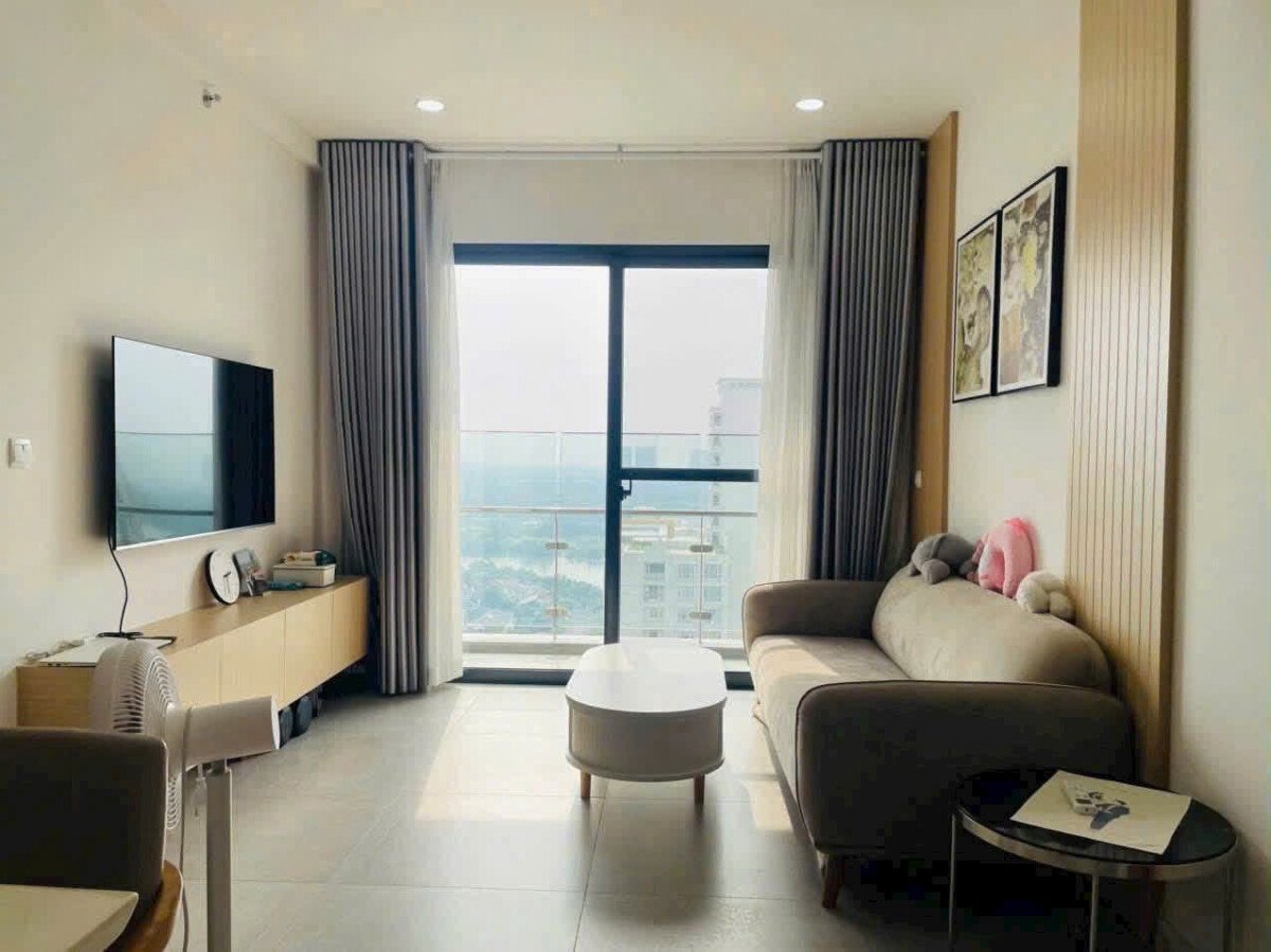 phong khach can ho ban 45 - Giá mua bán căn hộ 2pn chung cư The Antonia phường Tân Mỹ T5/2026