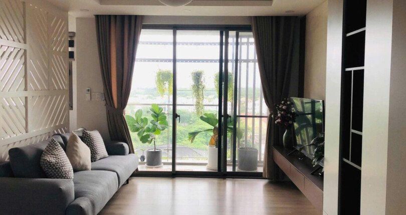 Bán căn hộ 97m2, chung cư Hưng Phúc, view Biệt Thự, giá 9 tỷ, đủ nội thất.