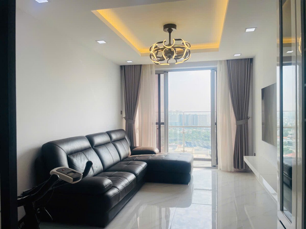 phong khach can ho cho thue 4 - Cho thuê căn góc chung cư Scenic Valley 1, 03pn, giá 1.500usd/tháng, nhà đẹp, xem nhà dễ.