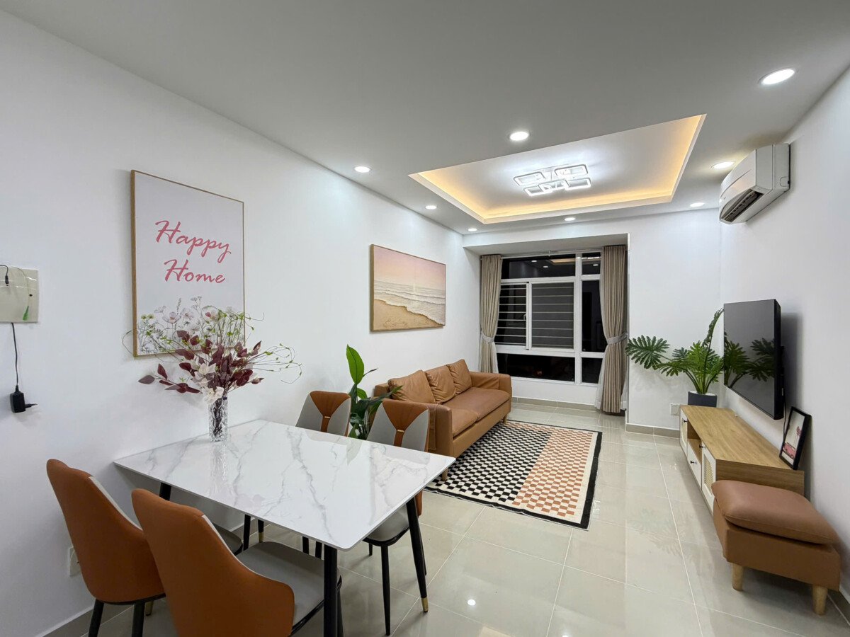 phong khach dep can ho sky garden 3 1 - Giảm 100 Triệu cho căn hộ đẹp tại Sky Garden 3. DT 70m2 Lầu cao- 3 Phòng ngủ-2wc- Giá bán 5.750 Tỷ