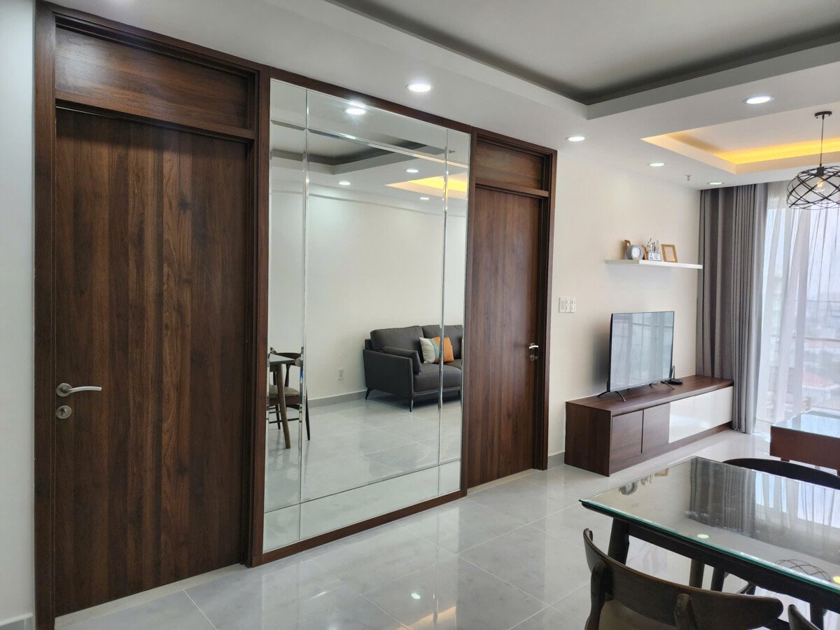 phong khach rong - Cho thuê căn hộ Scenic Valley 1. DT 80m2 Thiết kế 2 Phòng ngủ-2wc- View trực diện hồ bơi- Giá 25 Triệu/Tháng