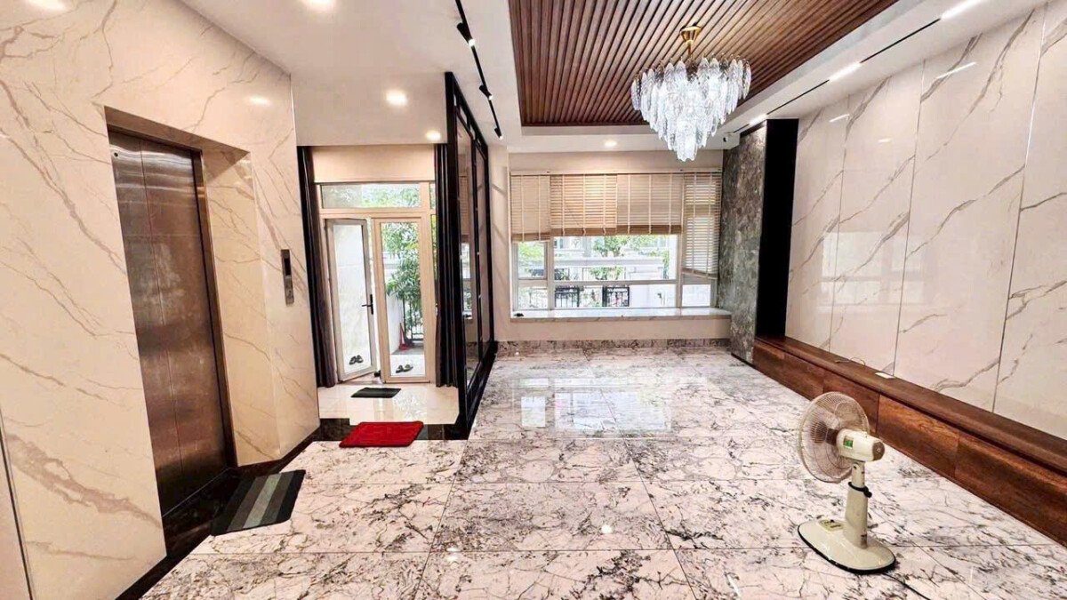 phong khach tang tret - Giá cho thuê nhà Biệt thự nguyên căn số 600 Nguyễn Lương Bằng kdc The Peak Garden T4/2026