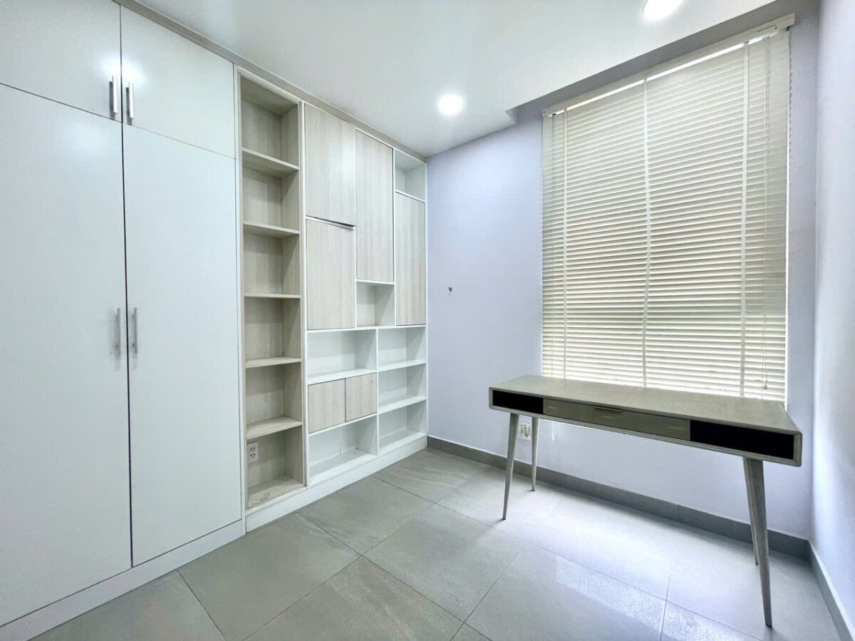 phong lam viec - Cho thuê căn hộ tại chung cư Star Hill. DT 105m2 Thiết kế 2 phòng ngủ-2wc- Nội thất đầy đủ- Giá thuê 26 Triệu/Tháng