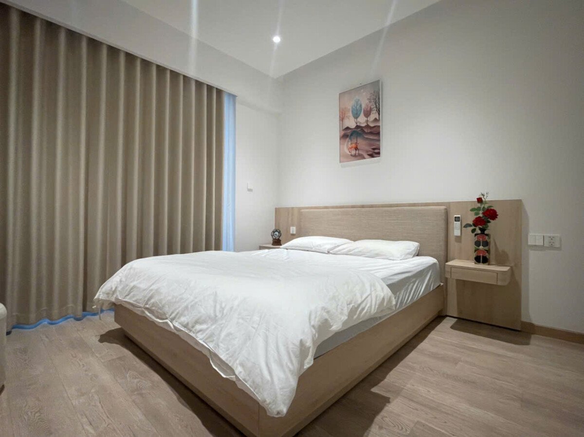 phong ngu 1 2 - Cho thuê căn hộ Grand View A. DT 118m2 Nhà đẹp-Mới- Đầy đủ nội thất- 3 Phòng-2wc- Giá thuê 42 Triệu/Tháng