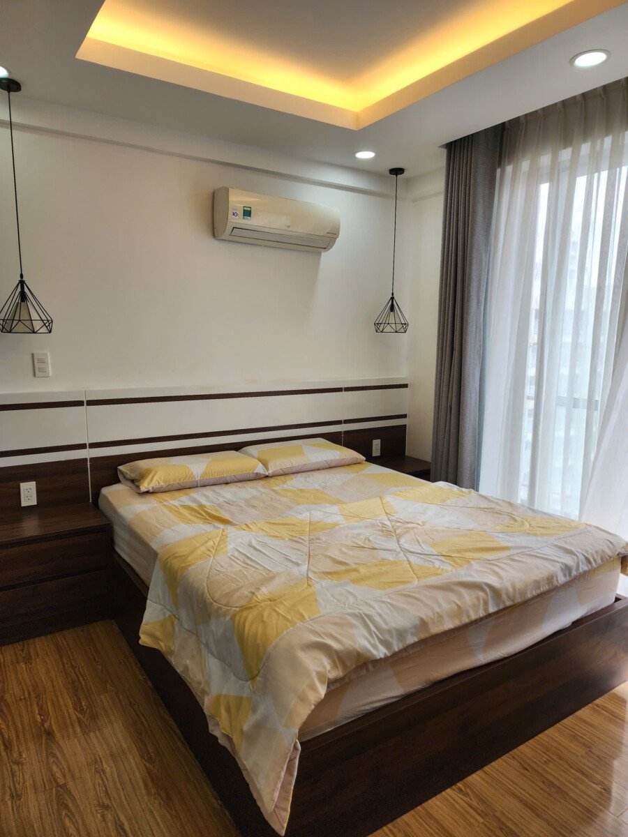 phong ngu 1 can scenic cho thue - Cho thuê căn hộ Scenic Valley 1. DT 80m2 Thiết kế 2 Phòng ngủ-2wc- View trực diện hồ bơi- Giá 25 Triệu/Tháng