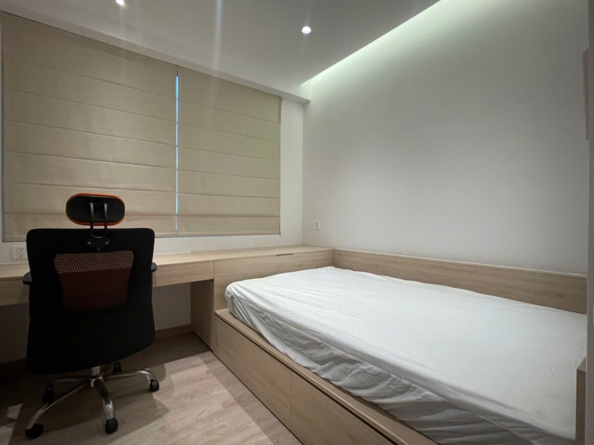 phong ngu 3 1 - Cho thuê căn hộ Grand View A. DT 118m2 Nhà đẹp-Mới- Đầy đủ nội thất- 3 Phòng-2wc- Giá thuê 42 Triệu/Tháng