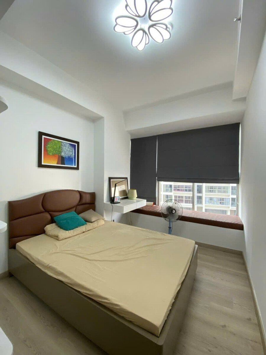 phong ngu can ho ban 10 - Bán căn hộ 80m2, chung cư Midtown The Signature, giá 9.7 tỷ, nhà đang có hợp đồng thuê.