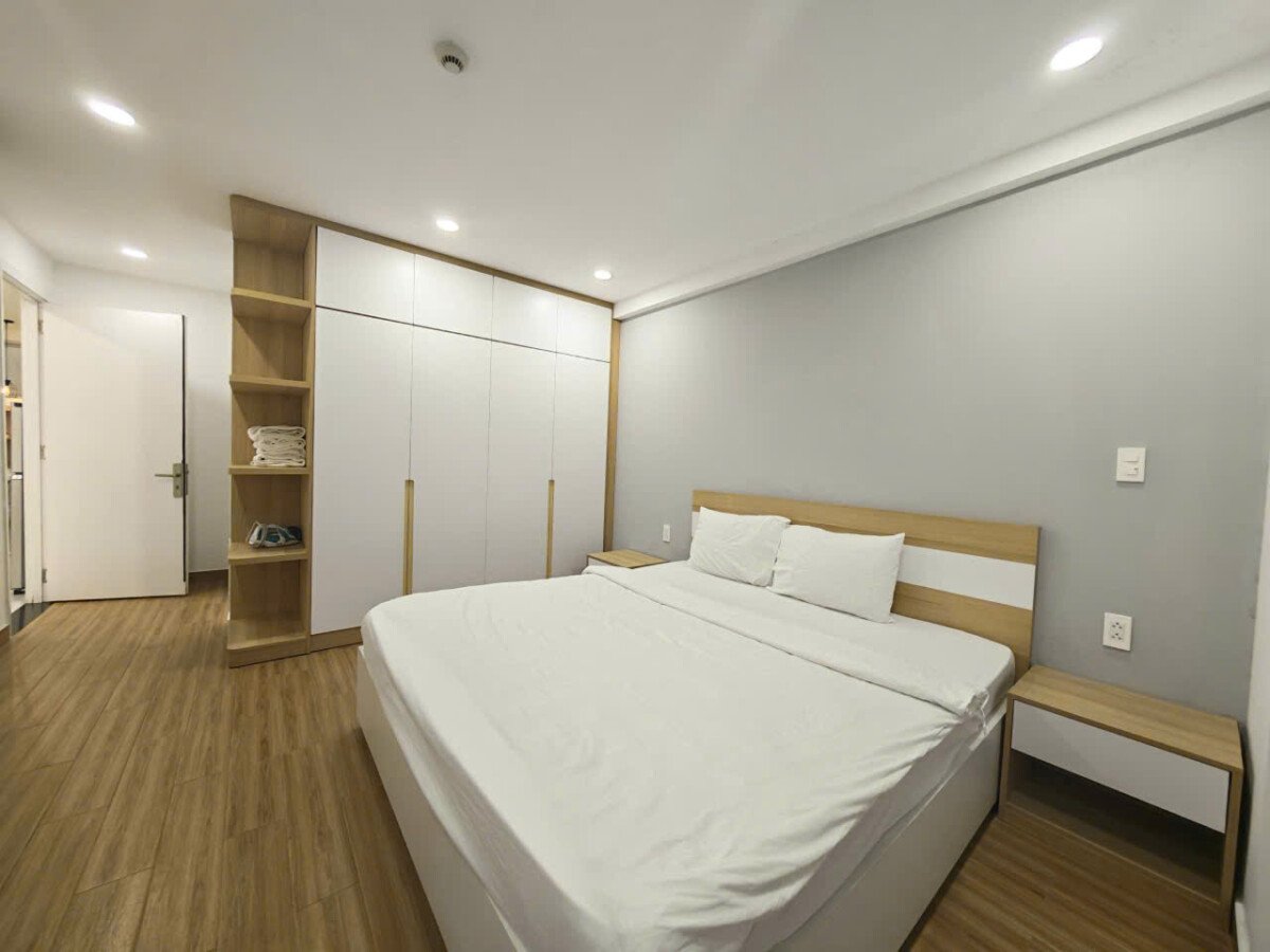 phong ngu can ho ban 16 - Bán căn góc 81m2, chung cư Scenic Valley 2, 02pn, giá 8.1 tỷ, nhà đang có hợp đồng thuê.